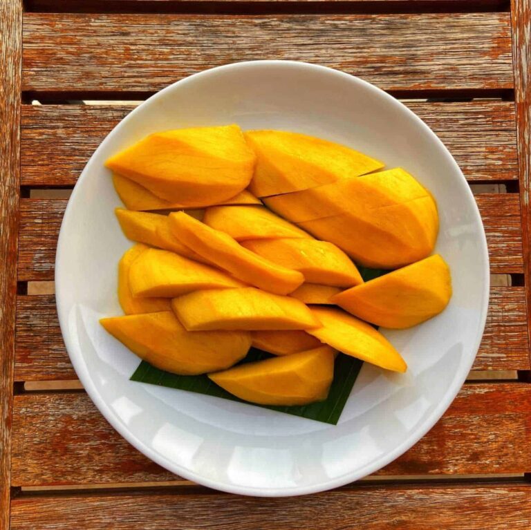 mango..benefits and disadvantages of mango for the body