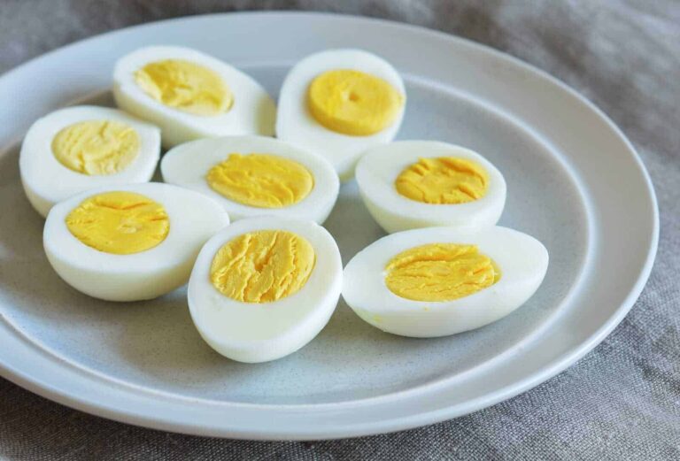 Are eggs vegetarian? 3 amazing facts about eggs
