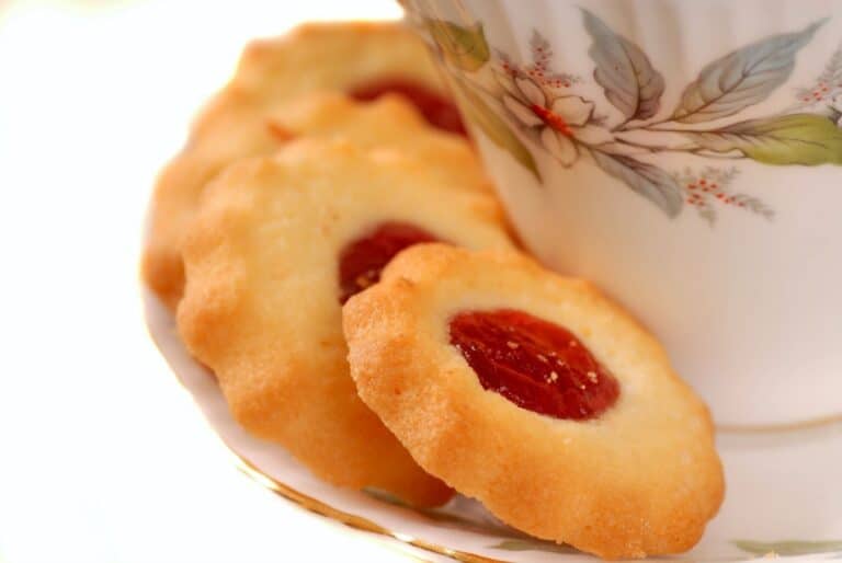 Raspberry Thumbprint Cookies: The easiest possible recipe!